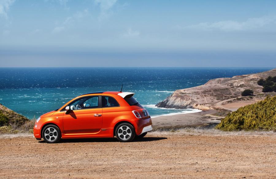  Fiat 500e 2013 года  (US) (фото 33 из 37)